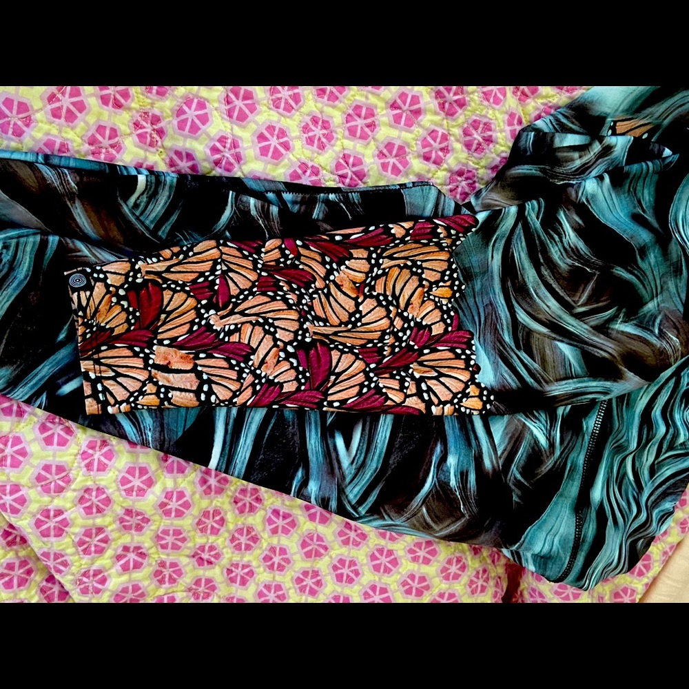 Onzie S/M pants & bra monarch butterfly